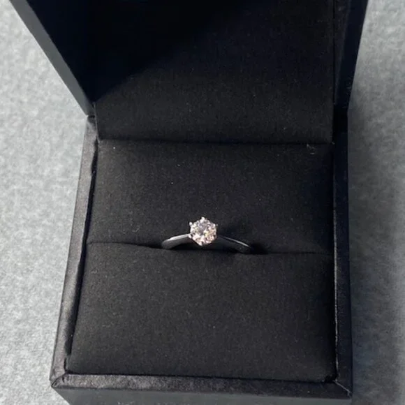 Francis Claire Silla Moissanite Ring - 0.42 Carat DEF - Size 8 - Picture 4 of 10